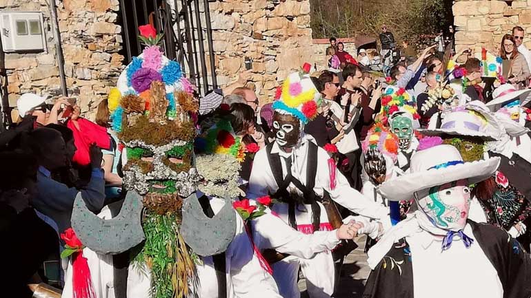 El carnaval de botargas y mascaritas de Almiruete en Guadalajara
