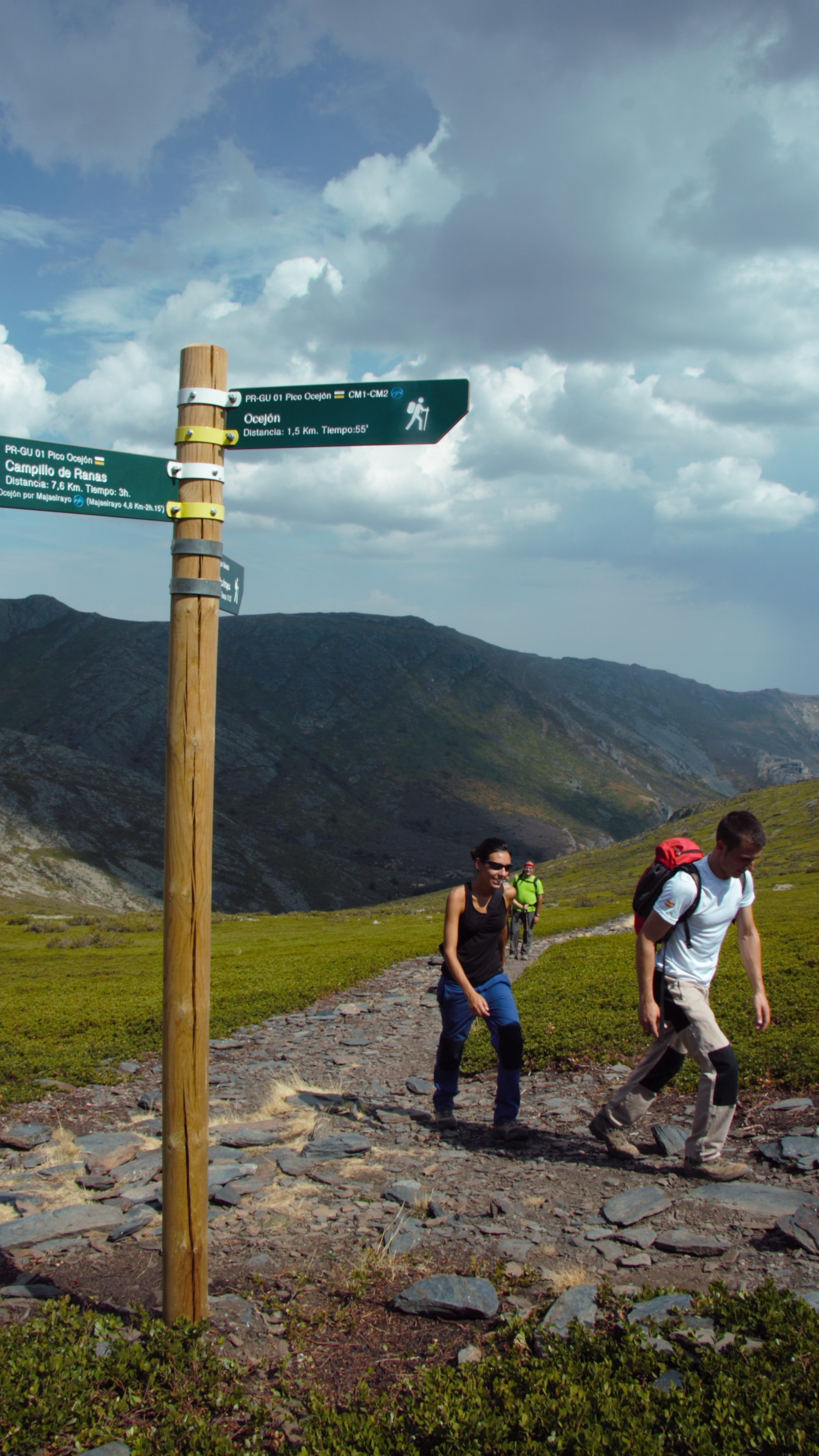 Cruce de caminos hacia Valverde de los Arroyos y Pico Ocejón