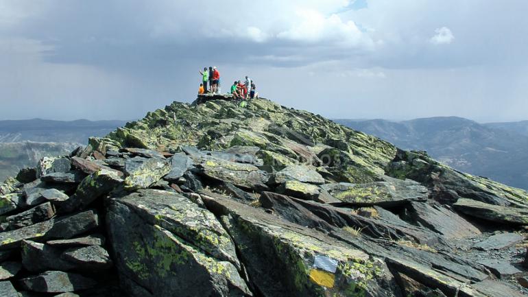 Cumbre del pico Ocejón muy popular entre los montañeros
