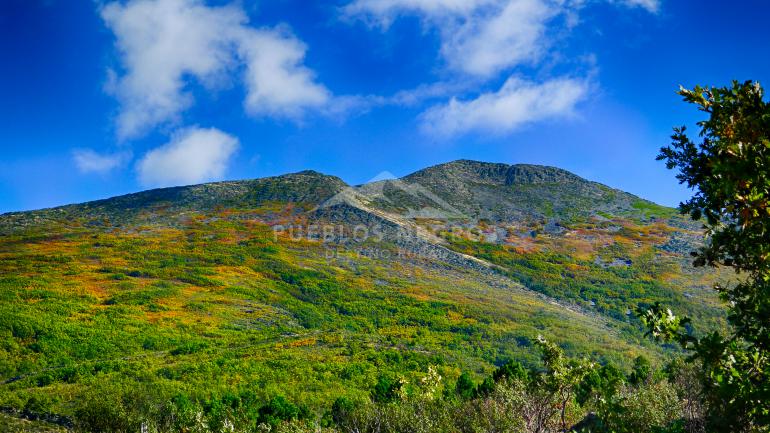Cara oeste del Pico ocejón en otoño